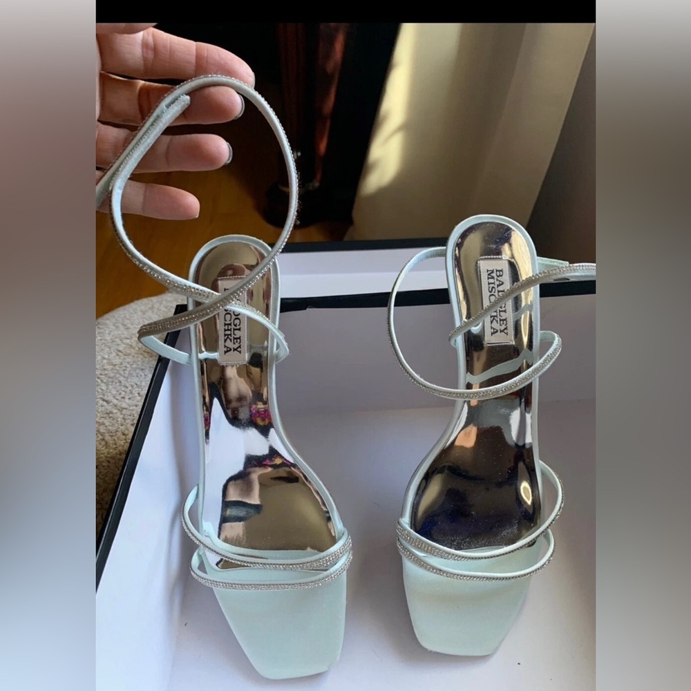 Badgley Mischka Elegant rhinestine sandals size 7.5